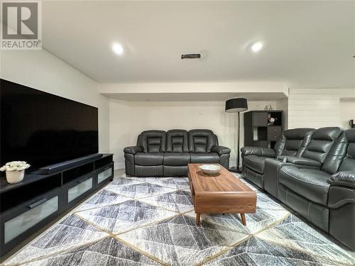 2845 Virginia Park, Windsor, ON - Indoor Photo Showing Living Room