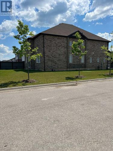 225 Freure Drive, Cambridge, ON - Outdoor
