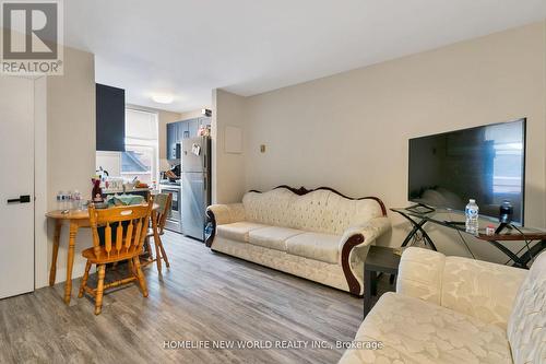 30 Dickson Street, Cambridge, ON - Indoor Photo Showing Living Room