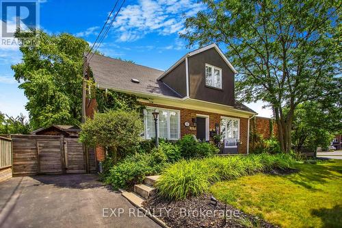 8 Warwick Road, Hamilton, ON - Outdoor