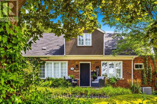 8 Warwick Road, Hamilton, ON - Outdoor