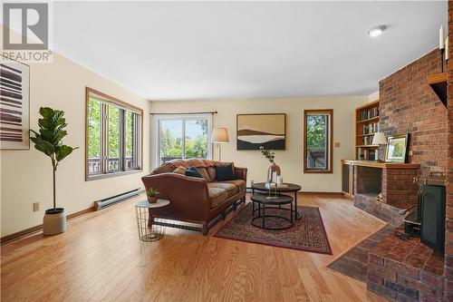 74 Indian Road, Sudbury, ON - Indoor Photo Showing Living Room