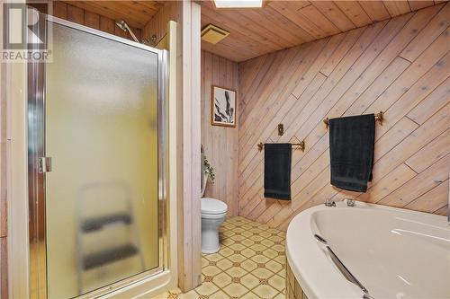 74 Indian Road, Sudbury, ON - Indoor Photo Showing Bathroom