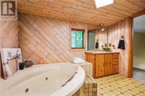 74 Indian Road, Sudbury, ON - Indoor Photo Showing Bathroom