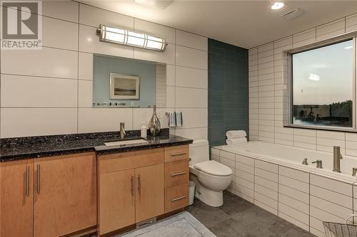2410 South Bay Road, Sudbury, ON - Indoor Photo Showing Bathroom