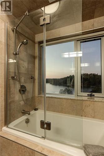 2410 South Bay Road, Sudbury, ON - Indoor Photo Showing Bathroom