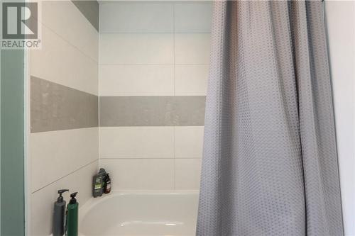 252 Brebeuf Street, Greater Sudbury, ON - Indoor Photo Showing Bathroom