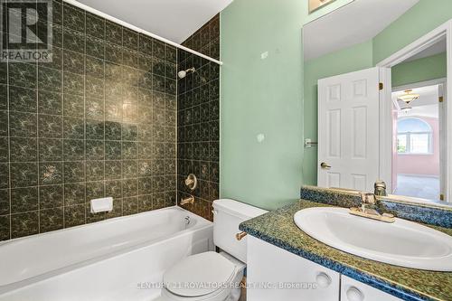 38 Peregrine Road, Barrie, ON - Indoor Photo Showing Bathroom