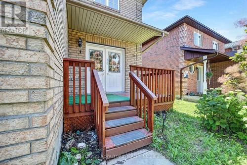 38 Peregrine Road, Barrie, ON - Outdoor