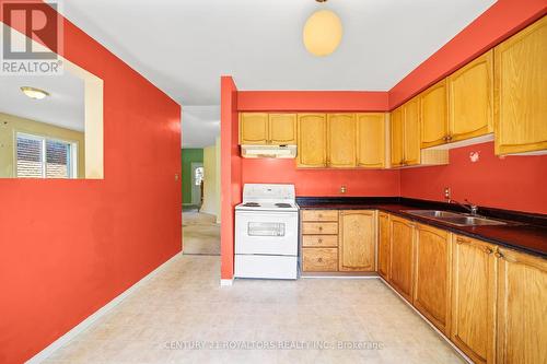 38 Peregrine Road, Barrie, ON - Indoor Photo Showing Kitchen With Double Sink