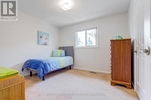 4494 Haydock Park Drive, Mississauga, ON - Indoor Photo Showing Bedroom