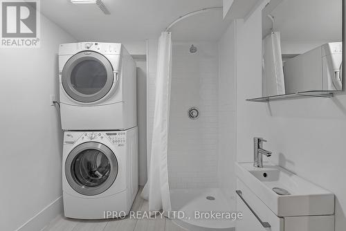 3424 Nighthawk Trail, Mississauga, ON - Indoor Photo Showing Laundry Room