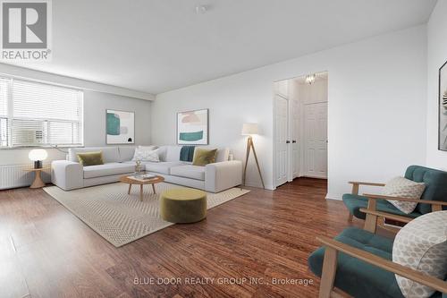 606 - 50 Gulliver Road, Toronto, ON - Indoor Photo Showing Living Room