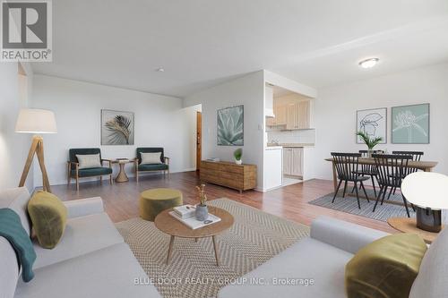 606 - 50 Gulliver Road, Toronto (Brookhaven-Amesbury), ON - Indoor Photo Showing Living Room