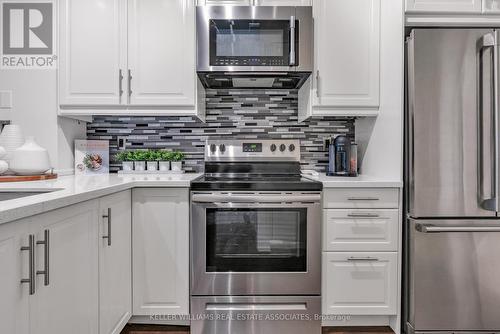 307 - 80 Port Street E, Mississauga, ON - Indoor Photo Showing Kitchen With Upgraded Kitchen