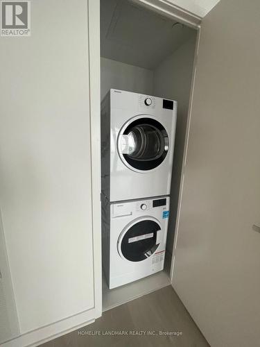 2502 - 3900 Confederation Parkway, Mississauga, ON - Indoor Photo Showing Laundry Room