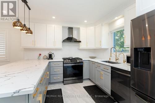 433 College Avenue, Orangeville, ON - Indoor Photo Showing Kitchen With Upgraded Kitchen