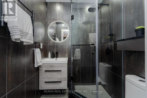 433 College Avenue, Orangeville, ON - Indoor Photo Showing Bathroom