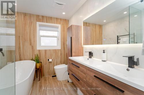 433 College Avenue, Orangeville, ON - Indoor Photo Showing Bathroom