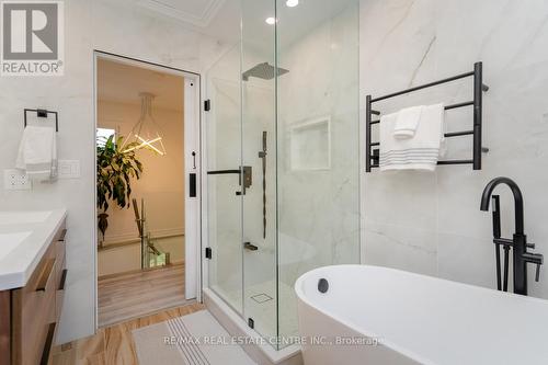 433 College Avenue, Orangeville, ON - Indoor Photo Showing Bathroom