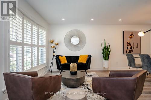 433 College Avenue, Orangeville, ON - Indoor Photo Showing Living Room
