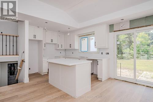 640 Dynes Road, Burlington, ON - Indoor Photo Showing Kitchen