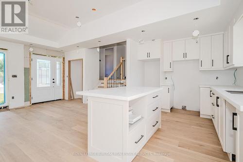 640 Dynes Road, Burlington, ON - Indoor Photo Showing Kitchen