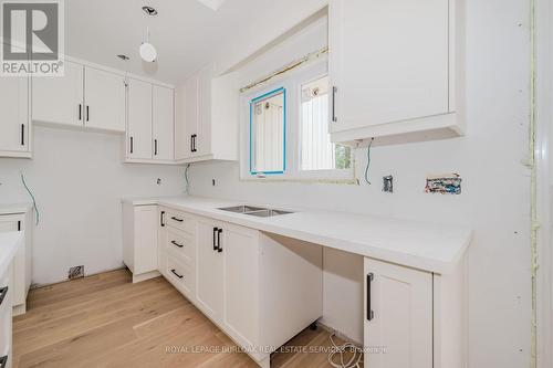 640 Dynes Road, Burlington, ON - Indoor Photo Showing Kitchen With Double Sink