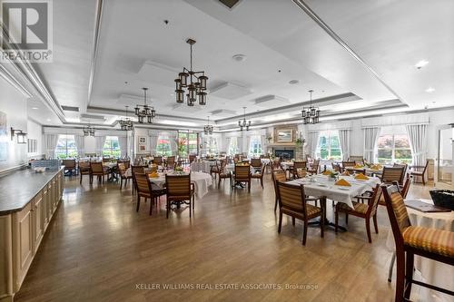 1215 - 100 Burloak Drive, Burlington, ON - Indoor Photo Showing Dining Room