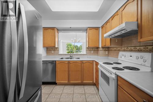 1215 - 100 Burloak Drive, Burlington, ON - Indoor Photo Showing Kitchen With Double Sink