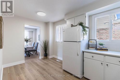 5 Cassander Crescent, Brampton, ON - Indoor Photo Showing Kitchen