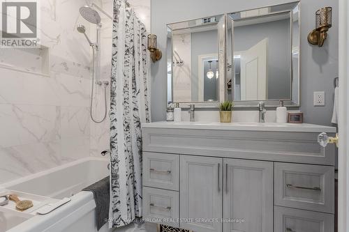 675 North Shore Boulevard E, Burlington, ON - Indoor Photo Showing Bathroom