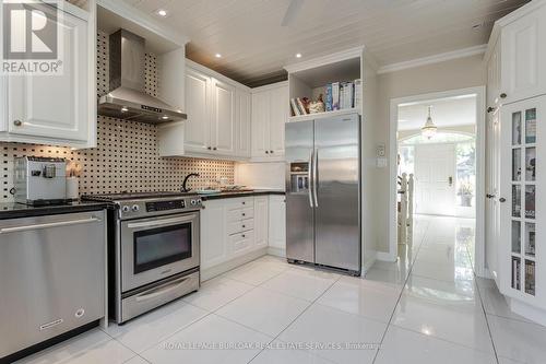 675 North Shore Boulevard E, Burlington, ON - Indoor Photo Showing Kitchen