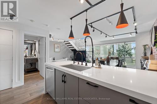 3209 - 10 Yonge Street, Toronto, ON - Indoor Photo Showing Kitchen