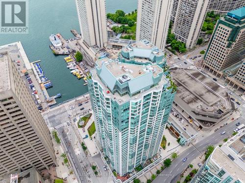 3209 - 10 Yonge Street, Toronto, ON - Outdoor With Facade