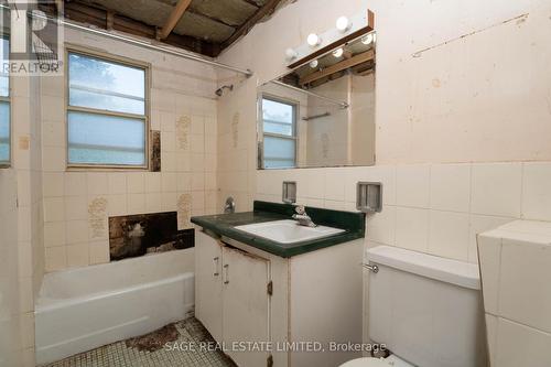 548 Glebeholme Boulevard, Toronto, ON - Indoor Photo Showing Bathroom