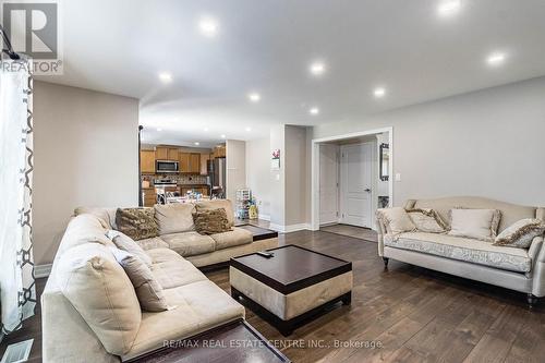 59 Kidd Crescent, New Tecumseth, ON - Indoor Photo Showing Living Room