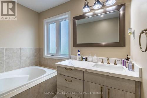 59 Kidd Crescent, New Tecumseth, ON - Indoor Photo Showing Bathroom