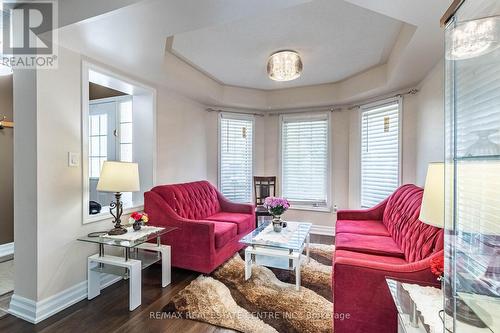 59 Kidd Crescent, New Tecumseth, ON - Indoor Photo Showing Living Room