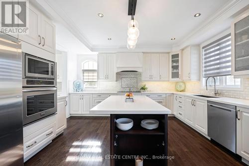 90 Copeland Crescent, Innisfil, ON - Indoor Photo Showing Kitchen With Upgraded Kitchen