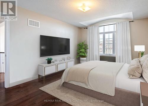 90 Copeland Crescent, Innisfil, ON - Indoor Photo Showing Bedroom