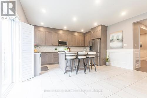 1025 Barton Way, Innisfil, ON - Indoor Photo Showing Kitchen