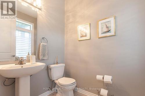1025 Barton Way, Innisfil, ON - Indoor Photo Showing Bathroom