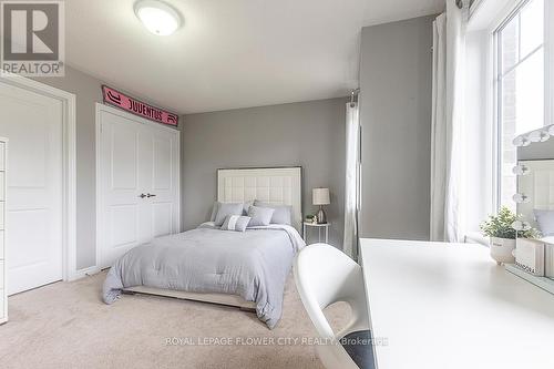 1025 Barton Way, Innisfil, ON - Indoor Photo Showing Bedroom