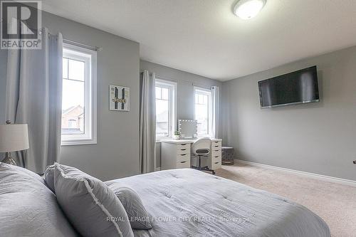 1025 Barton Way, Innisfil, ON - Indoor Photo Showing Bedroom