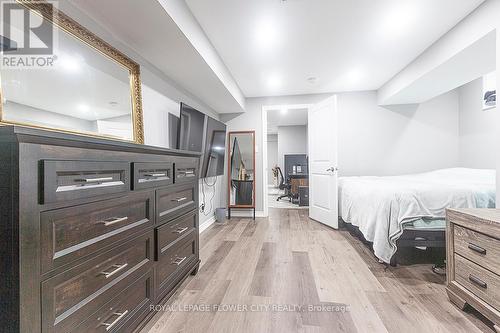 1025 Barton Way, Innisfil, ON - Indoor Photo Showing Bedroom