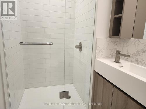 3715 - 319 Jarvis Street, Toronto, ON - Indoor Photo Showing Bathroom