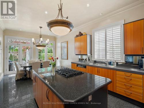 40 Munro Boulevard, Toronto (St. Andrew-Windfields), ON - Indoor Photo Showing Kitchen With Double Sink