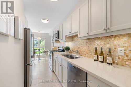 115 - 105 Scenic Mill Way, Toronto, ON - Indoor Photo Showing Kitchen With Double Sink With Upgraded Kitchen