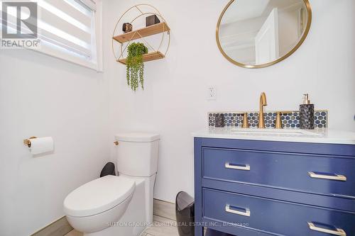 37 Marshall Street, Barrie, ON - Indoor Photo Showing Bathroom